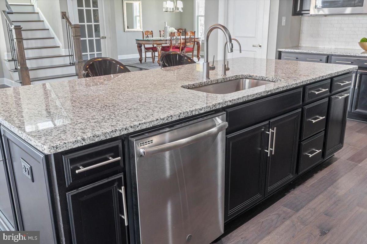 55 Ruthies Way Chalfont, PA 18914 - Photo 16 of 52 Large eat in island