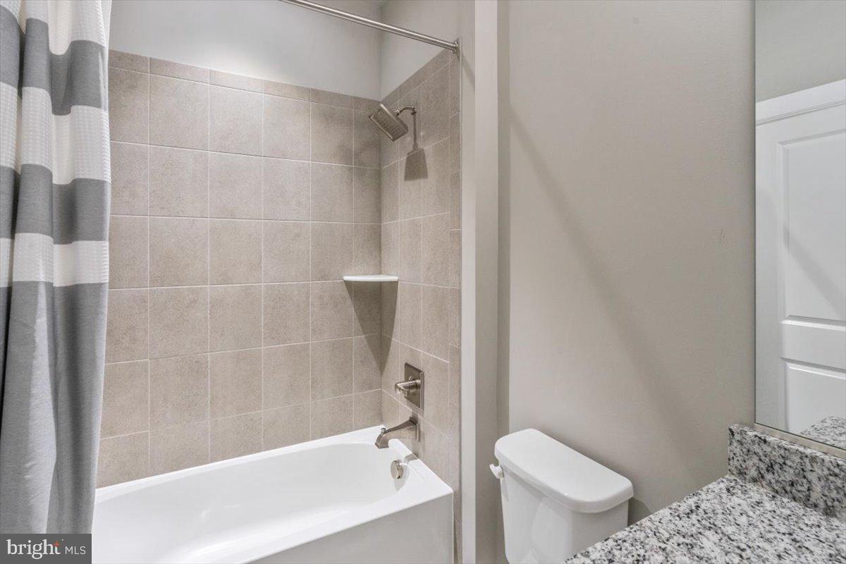 55 Ruthies Way Chalfont, PA 18914 - Photo 40 of 52 Jack and Jill tub area