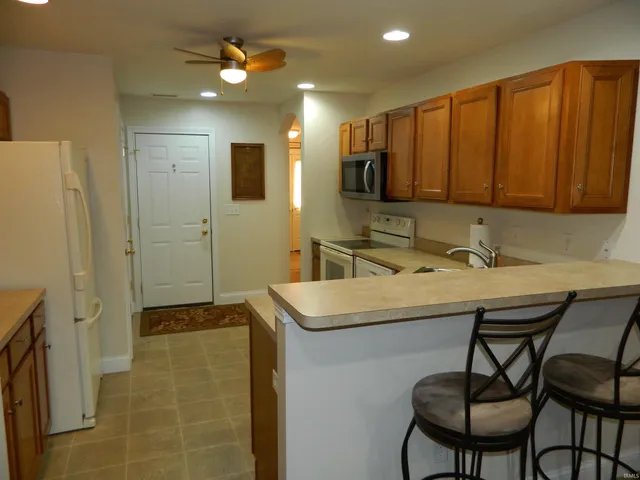 $324,900 | 1511 South Arbor Ridge Court, Bloomington, IN 47403