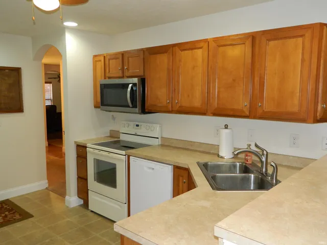 $324,900 | 1511 South Arbor Ridge Court, Bloomington, IN 47403