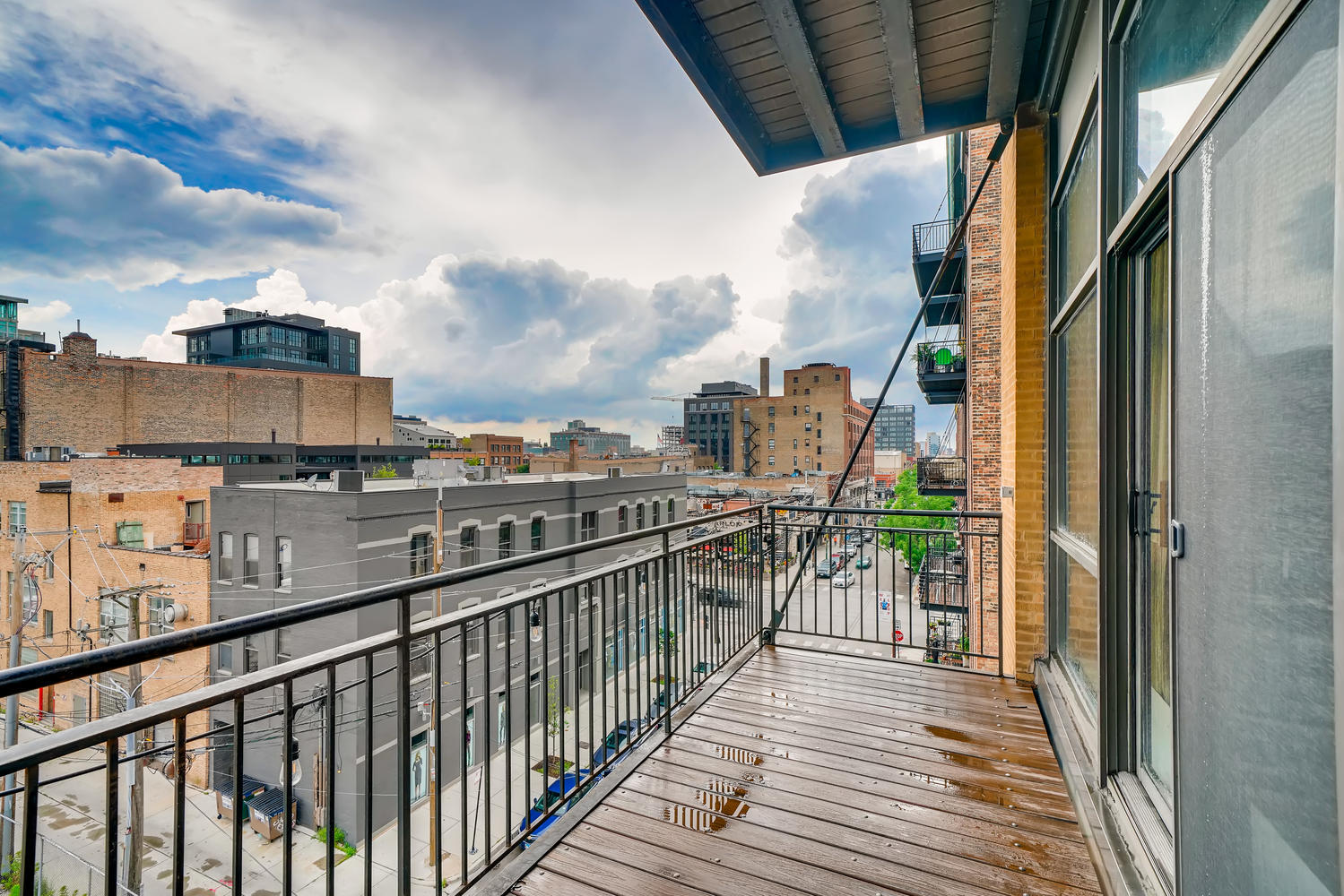 23 North Green Street, Unit 401 Chicago, IL 60607 - Photo 17 of 17 a view of city from a balcony