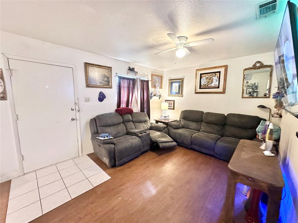 915 North 7th Street Sanger, TX 76266 - Photo 1 of 14