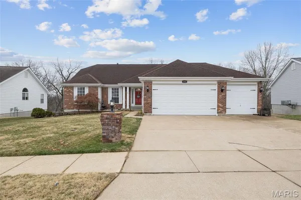 $425,000 | 1951 Fox Pointe Drive, Arnold, MO 63010
