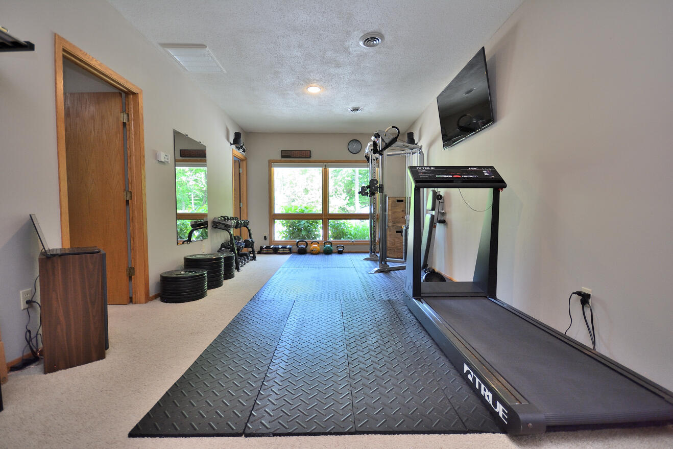 W339-n5275 Rd O Merton, WI 53058 - Photo 14 of 24 7 Rec Room