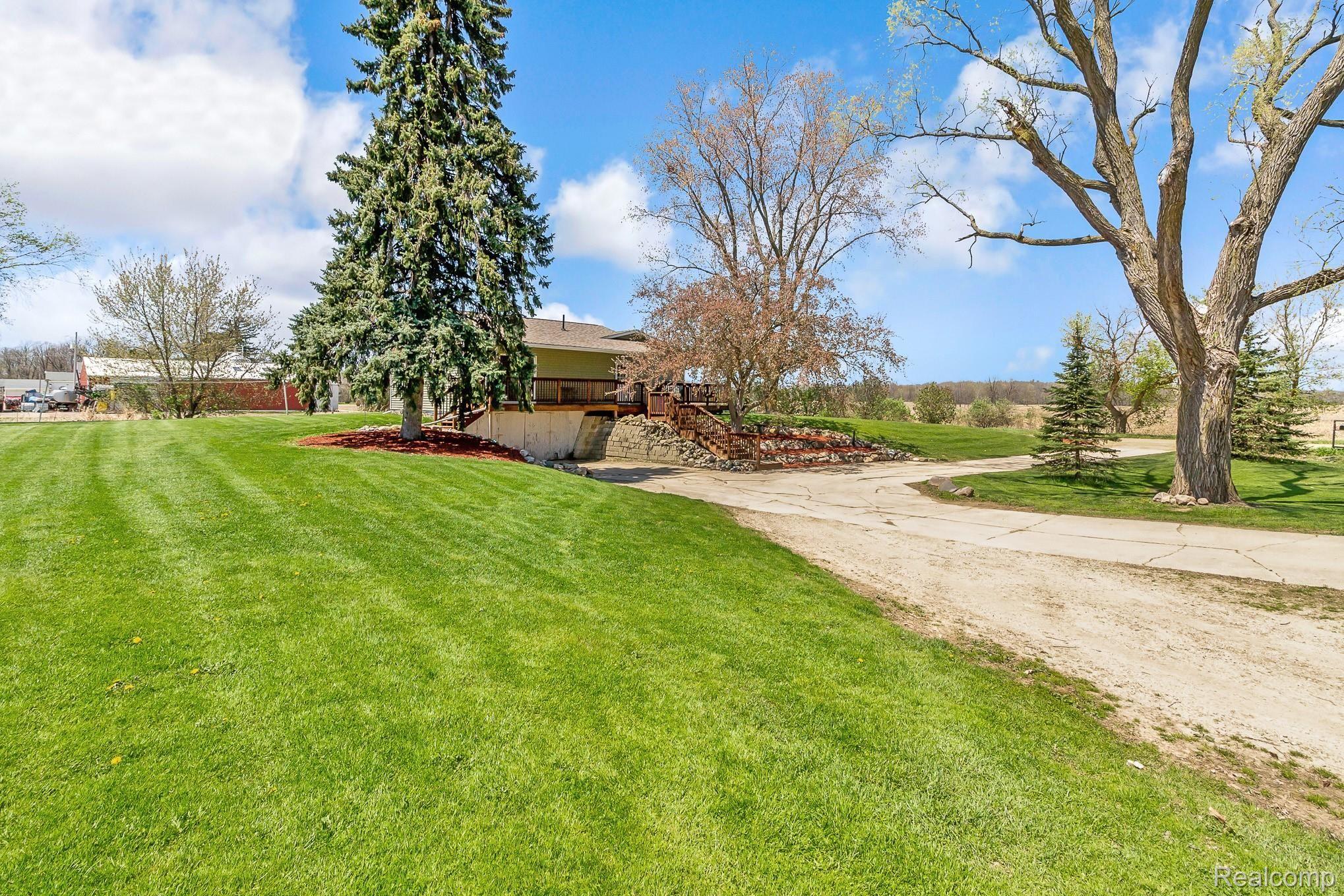 9700 Cole Road Durand, MI 48429 - Photo 6 of 25 IMG_4900.jpg