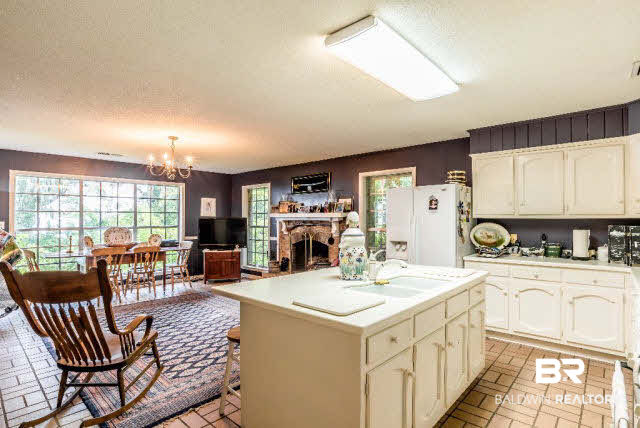325 Whiting Court Daphne, AL 36526 - Photo 14 of 29