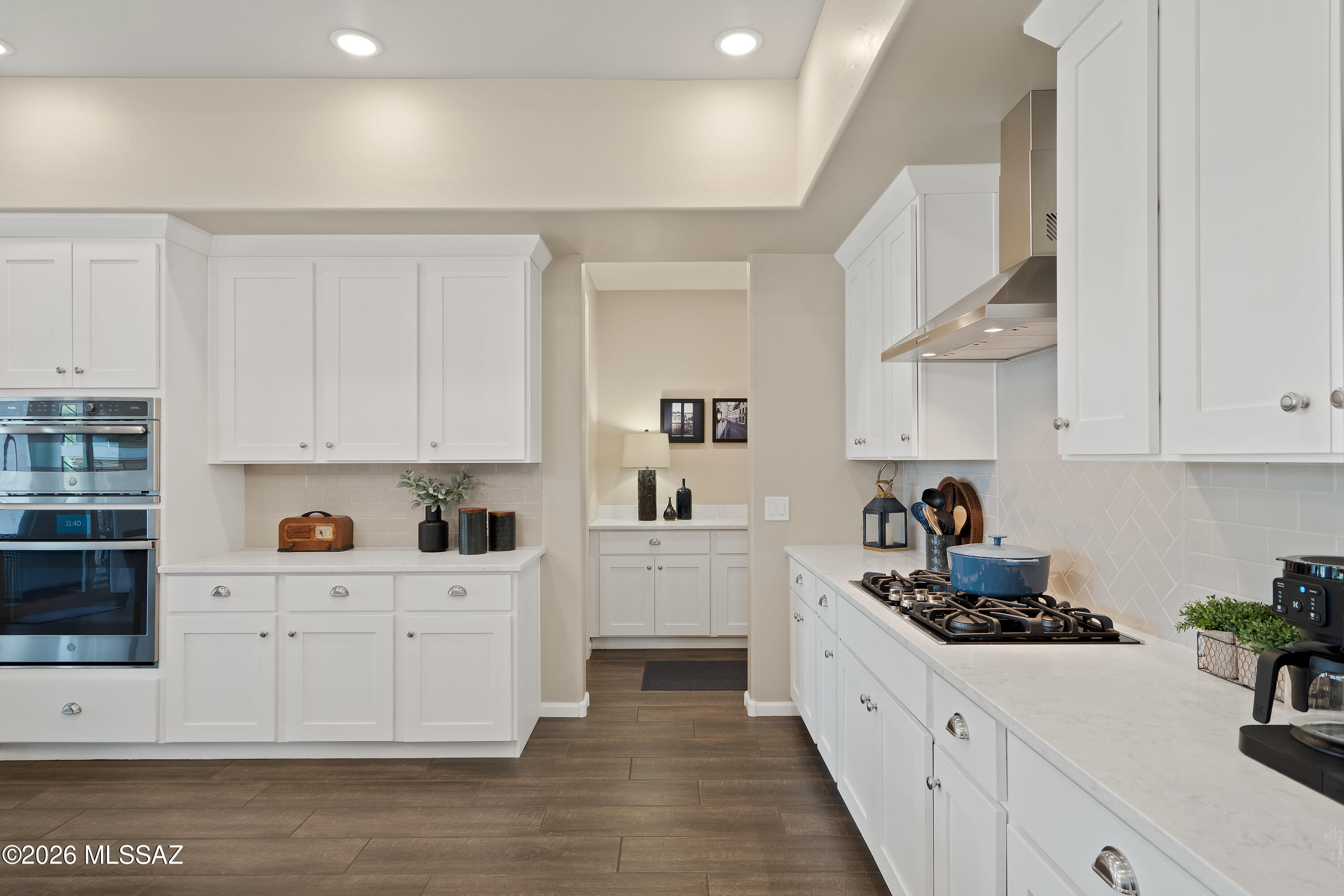 60961 East Arbor Basin Road Oracle, AZ 85623 - Photo 10 of 50 Designer White Cabinets Throughout