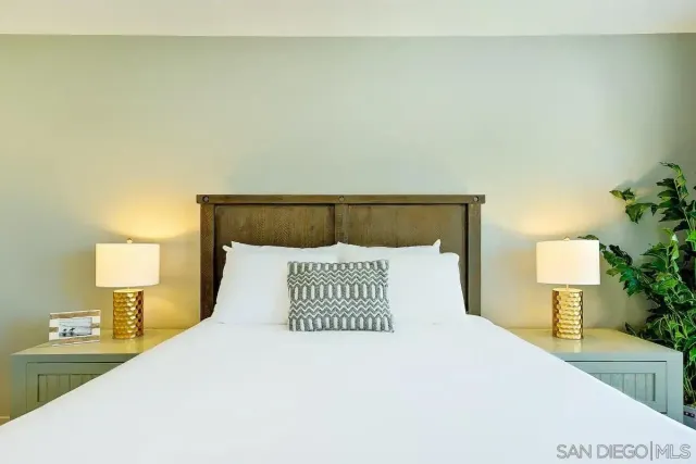 $19,000 | 7904 Calle De La Plata, La Jolla, CA 92037