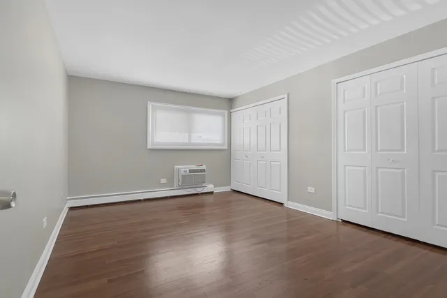 $209,900 | 8856 Northshore Drive, Unit 2C, Des Plaines, IL 60016