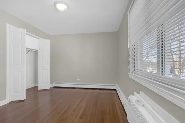 $209,900 | 8856 Northshore Drive, Unit 2C, Des Plaines, IL 60016