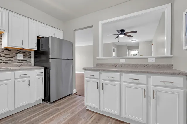 $209,900 | 8856 Northshore Drive, Unit 2C, Des Plaines, IL 60016