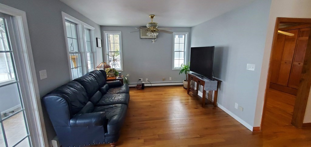 14 Pebble Beach Road Webster, MA 01570 - Photo 7 of 35