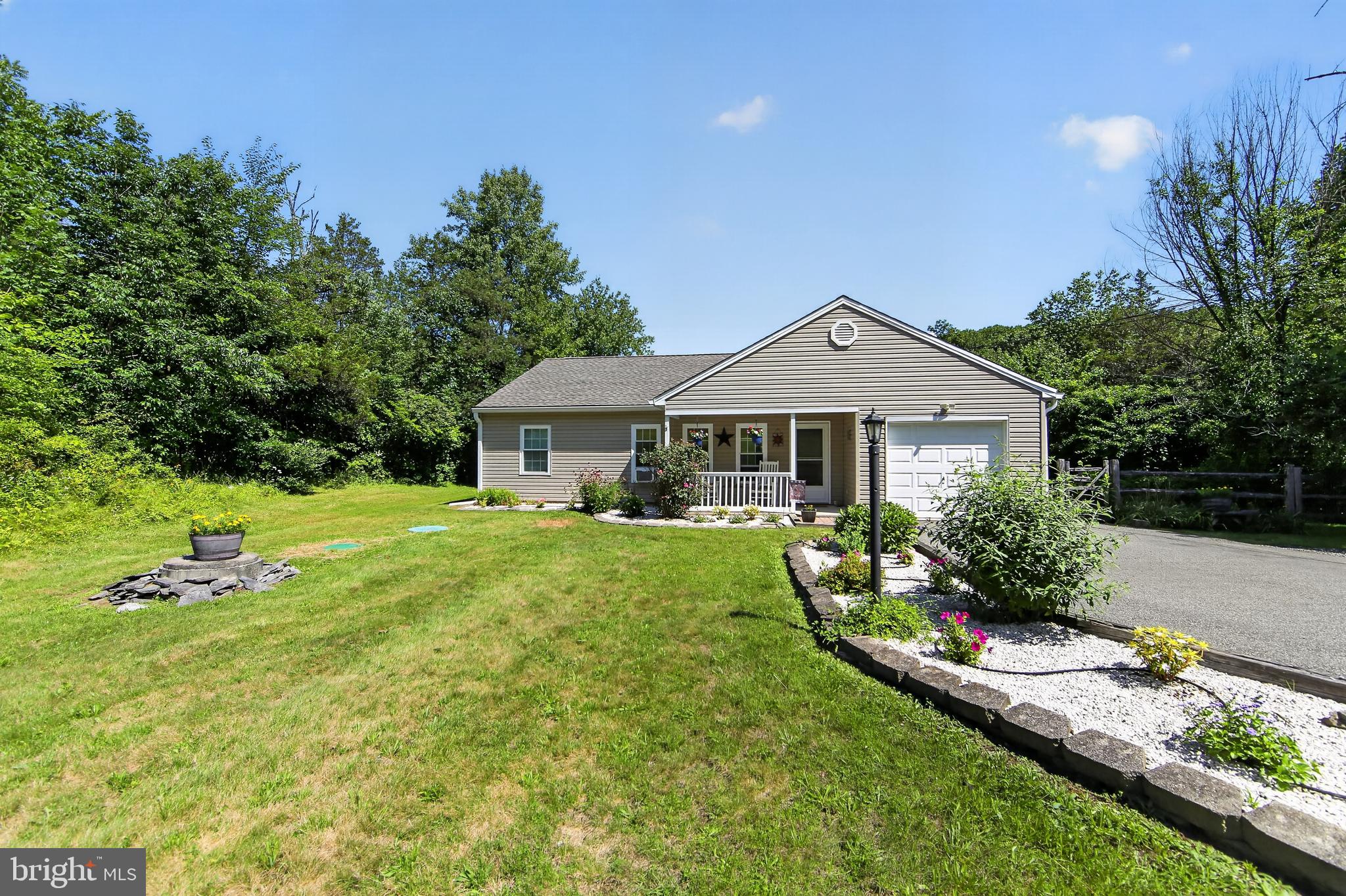 233 Snyder Road Pottstown, PA 19464 - Photo 1 of 39 Front Entrance and Yard