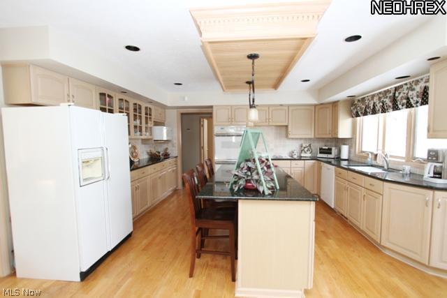 1219 Rae Road Lyndhurst, OH 44124 - Photo 7 of 25 KITCHEN