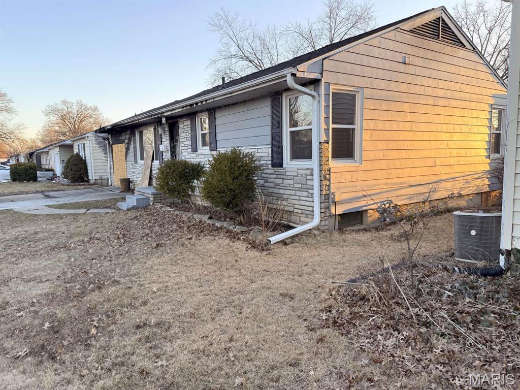 1021 Robinhood Road Mexico, MO 65265 - Photo 2 of 22