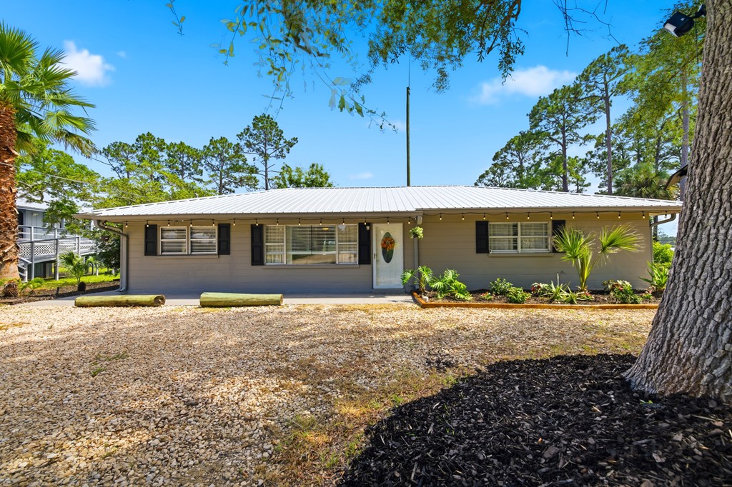 427 River Road Carrabelle, FL 32322 - Photo 3 of 70