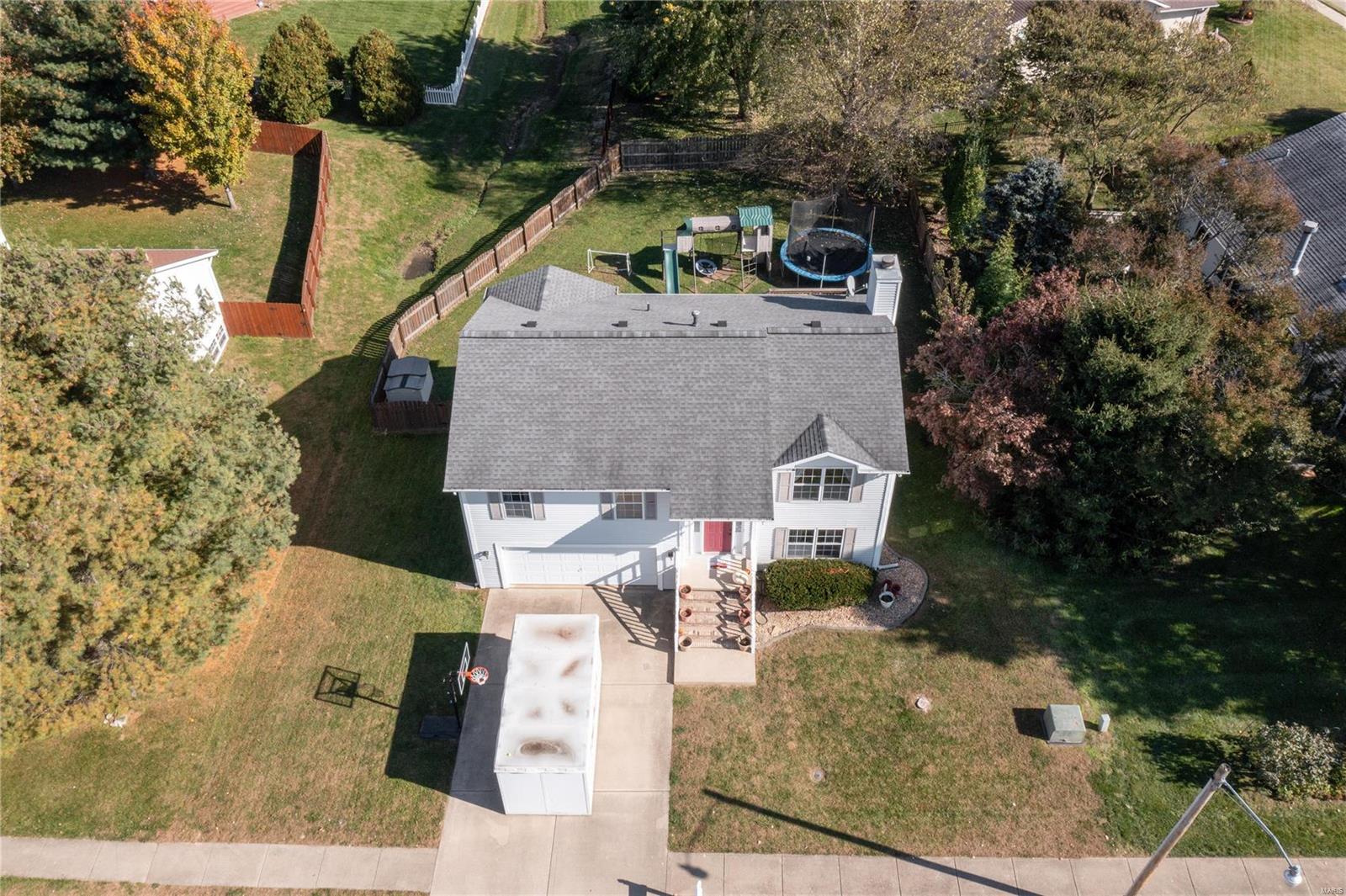 1512 Lincoln Farm Road O'Fallon, IL 62269 - Photo 2 of 34