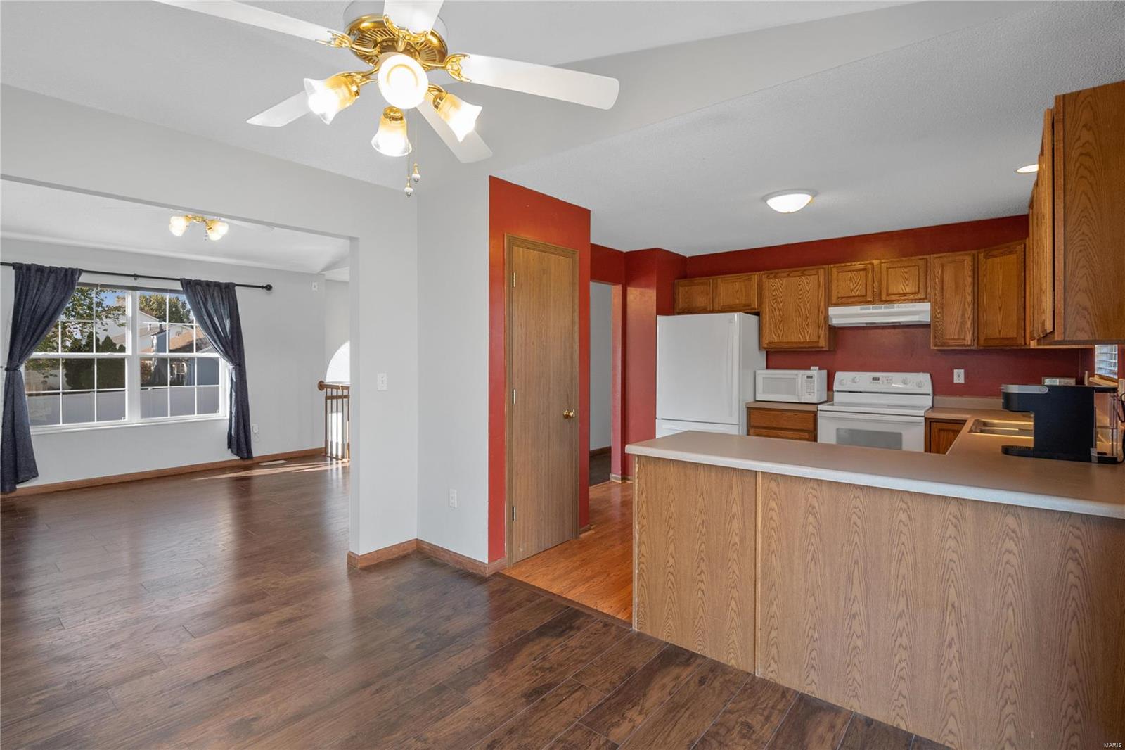 1512 Lincoln Farm Road O'Fallon, IL 62269 - Photo 4 of 34