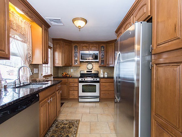 15 Addison Road Waltham, MA 02452 - Photo 4 of 24 Gallery Image 4