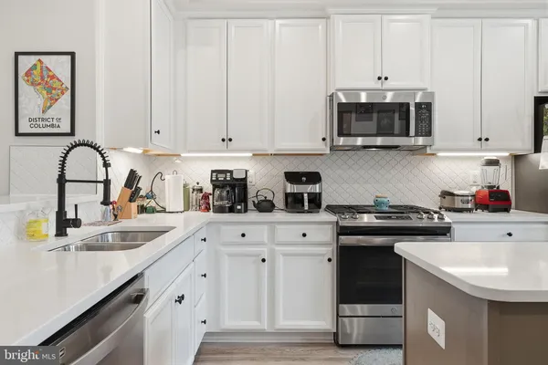 $469,000 | 18363 Reaper Hl Court, Triangle, VA 22172