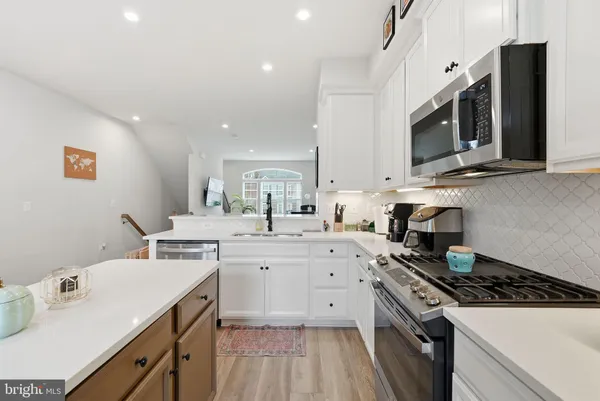 $469,000 | 18363 Reaper Hl Court, Triangle, VA 22172