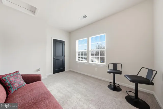 $487,990 | 18363 Reaper Hl Court, Triangle, VA 22172