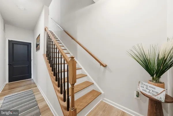 $469,000 | 18363 Reaper Hl Court, Triangle, VA 22172