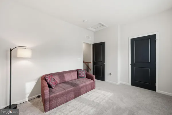 $469,000 | 18363 Reaper Hl Court, Triangle, VA 22172