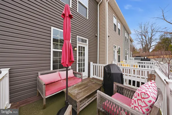 $469,000 | 18363 Reaper Hl Court, Triangle, VA 22172