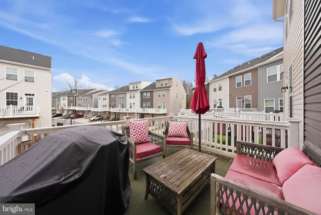 $487,990 | 18363 Reaper Hl Court, Triangle, VA 22172