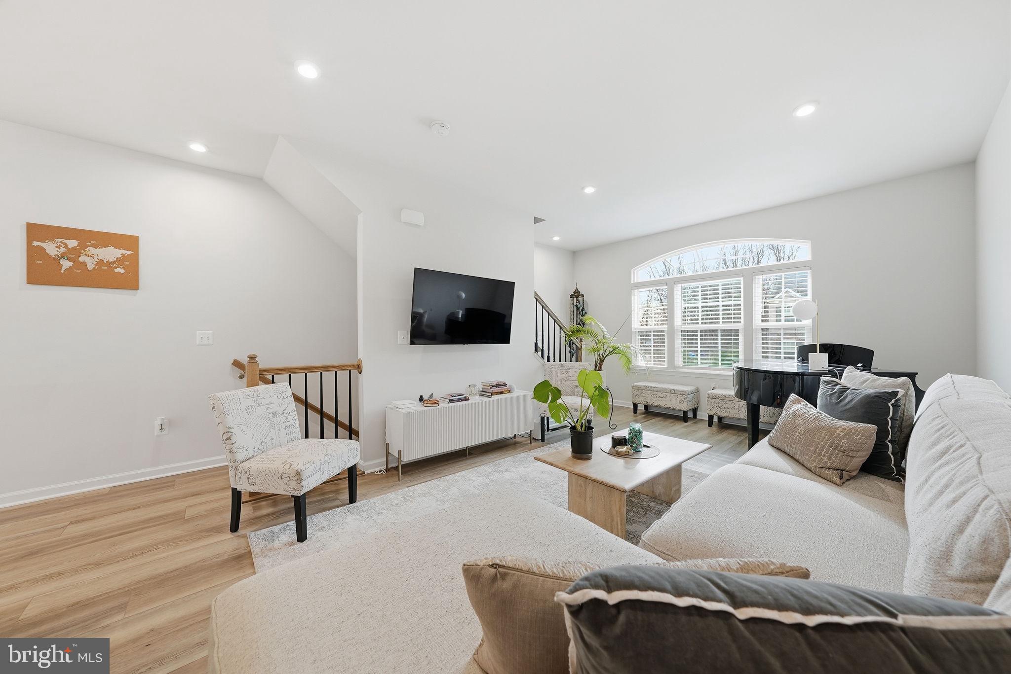 18363 Reaper Hl Court Triangle, VA 22172 - Photo 5 of 38