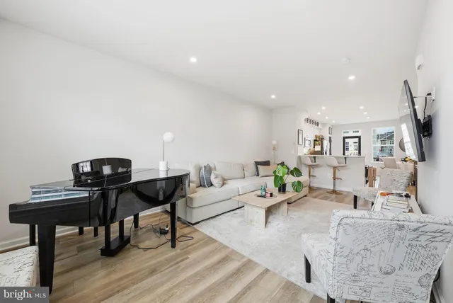 $487,990 | 18363 Reaper Hl Court, Triangle, VA 22172