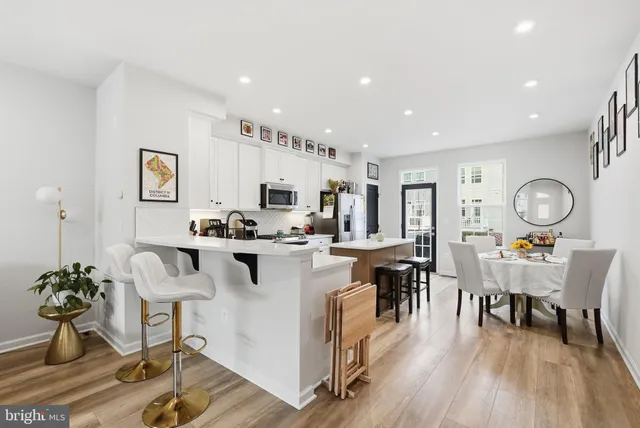 $487,990 | 18363 Reaper Hl Court, Triangle, VA 22172