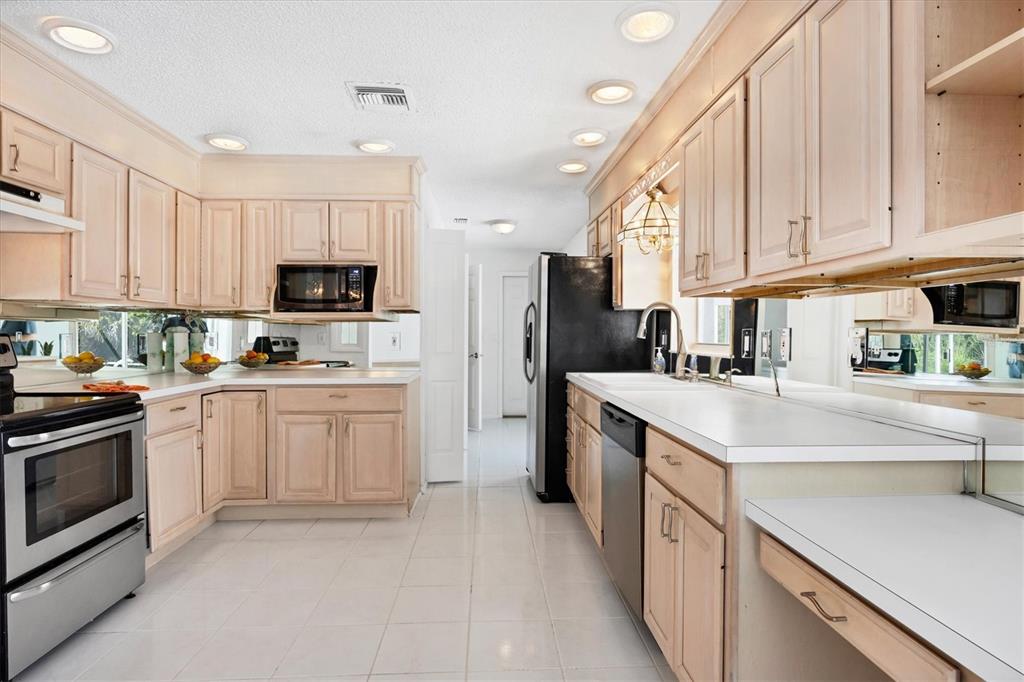 2321 Goya Drive Nokomis, FL 34275 - Photo 14 of 43