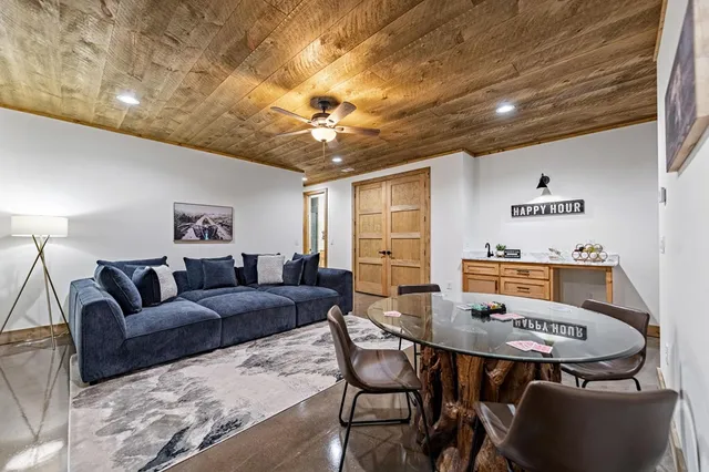 $849,000 | 40 Lees Ride, McCaysville, GA 30555