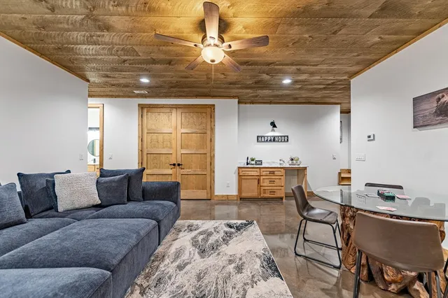 $849,000 | 40 Lees Ride, McCaysville, GA 30555