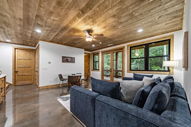 $849,000 | 40 Lees Ride, McCaysville, GA 30555