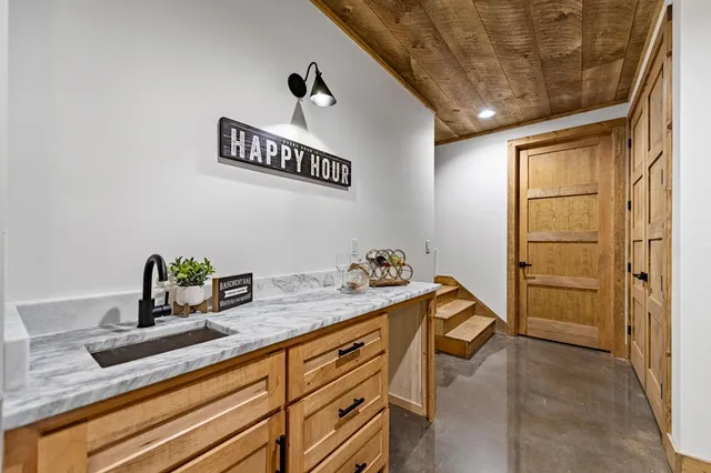 $849,000 | 40 Lees Ride, McCaysville, GA 30555