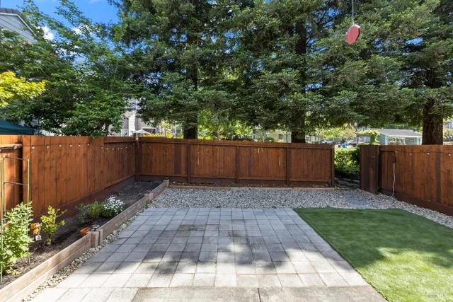 $3,800 | 1734 Zinfandel Drive, Petaluma, CA 94954