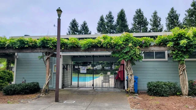 $3,800 | 1734 Zinfandel Drive, Petaluma, CA 94954