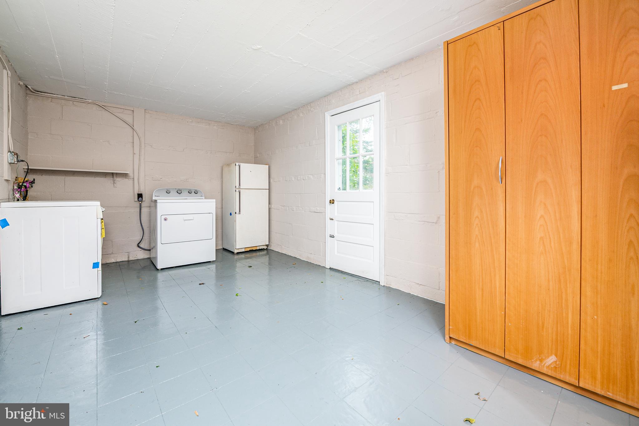 9914 Old Spring Road Kensington, MD 20895 - Photo 33 of 34 Laundry room