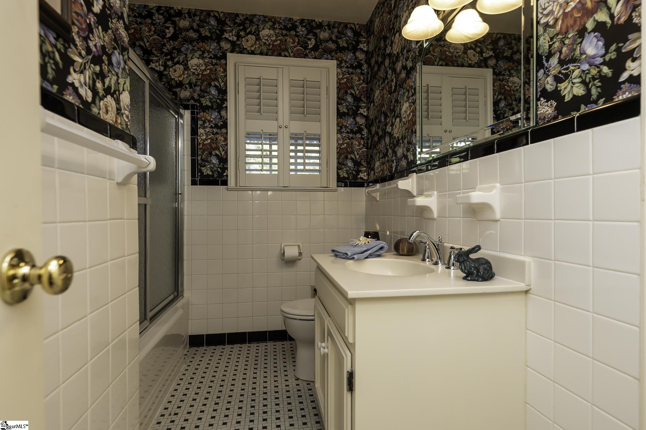 200 Lake Street Laurens, SC 29360 - Photo 25 of 35