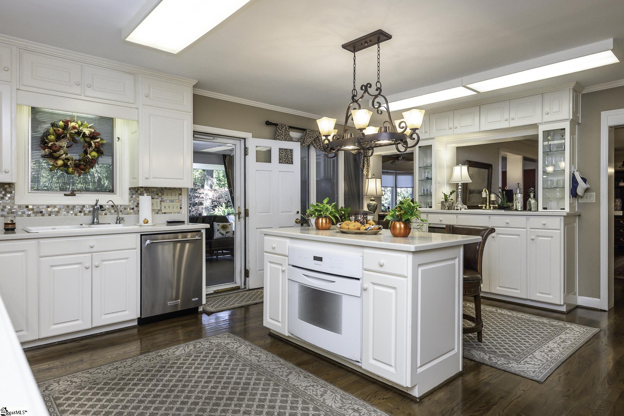 200 Lake Street Laurens, SC 29360 - Photo 9 of 35