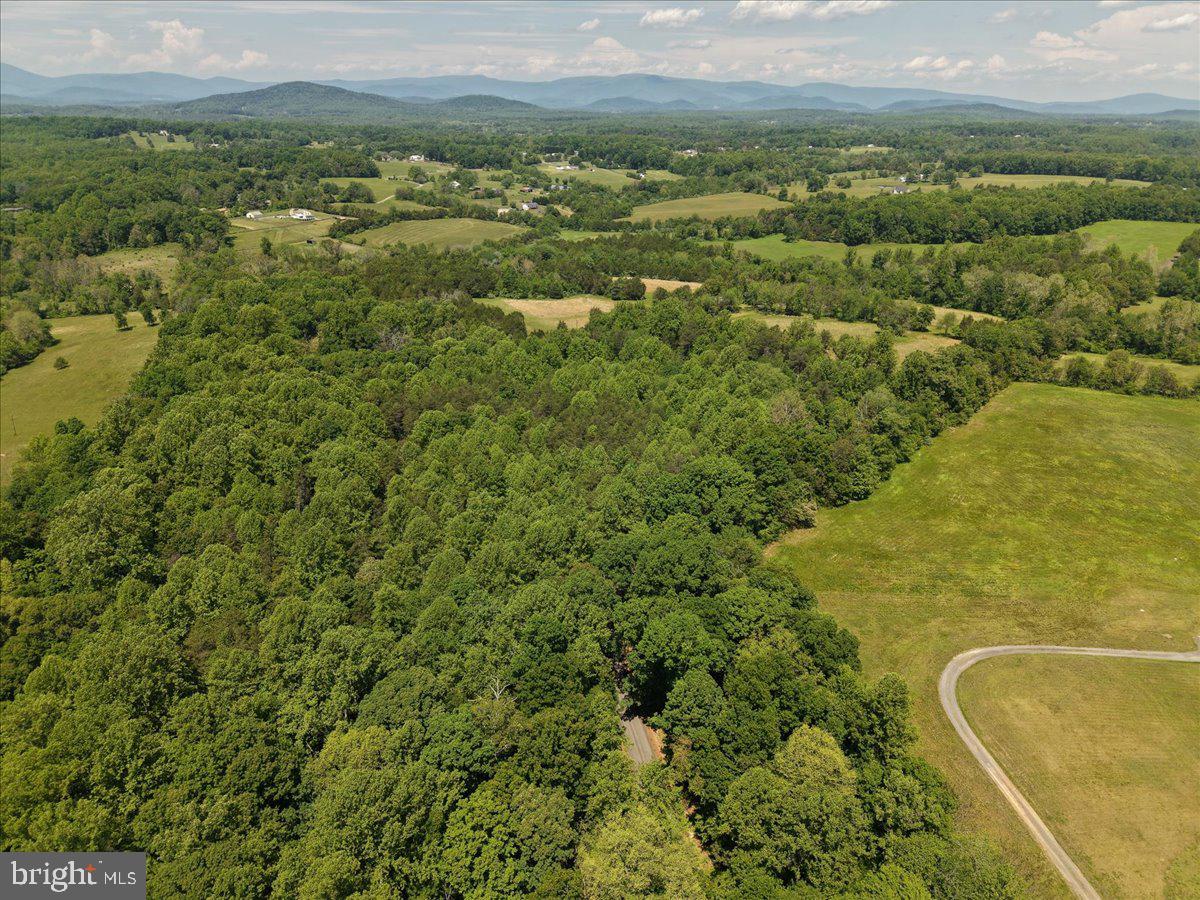 4266 Indian Run Road Amissville, VA 20106 - Photo 6 of 17