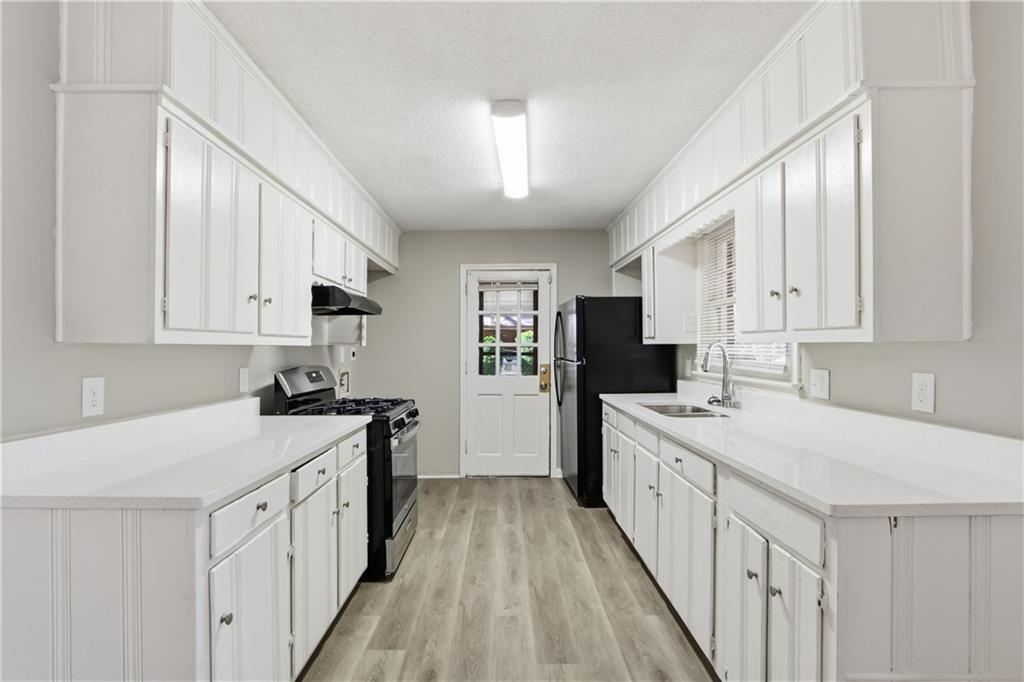 3094 Santa Monica Drive Decatur, GA 30032 - Photo 11 of 28