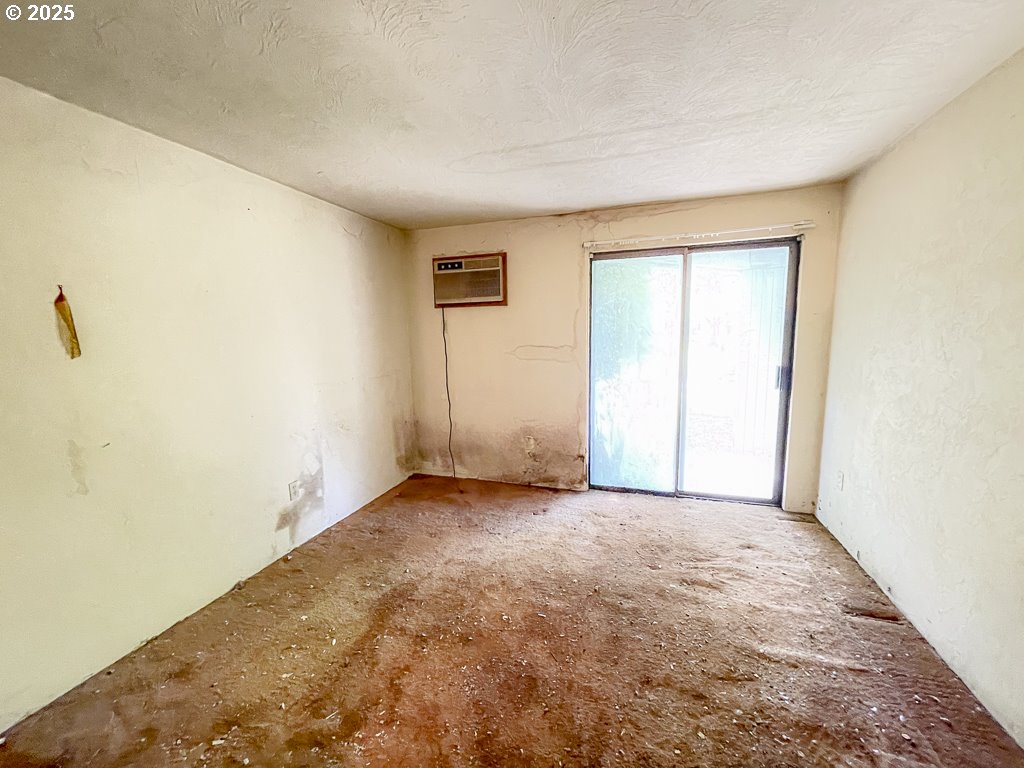 650 Harlow Road, Unit 130 Springfield, OR 97477 - Photo 8 of 17