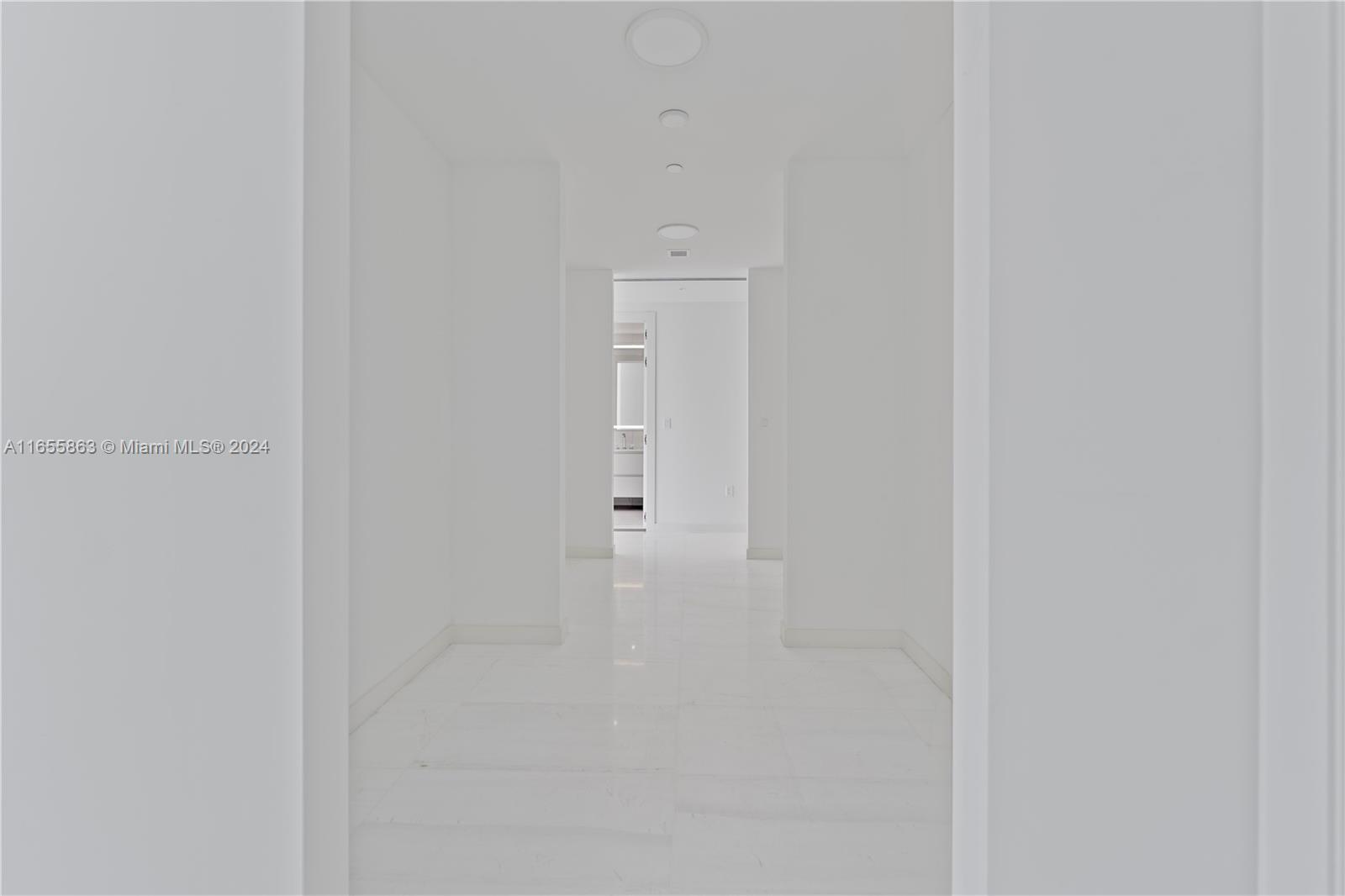 300 Biscayne Blvd Way, Unit 3201 Miami, FL 33131 - Photo 20 of 42 unknown