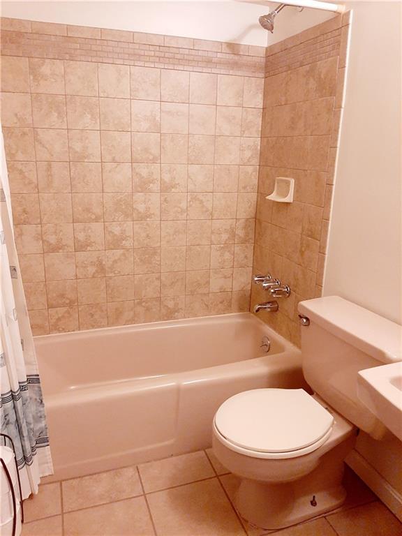3728 Oakton Road Pittsburgh, PA 15227 - Photo 16 of 20 Gallery Image 16