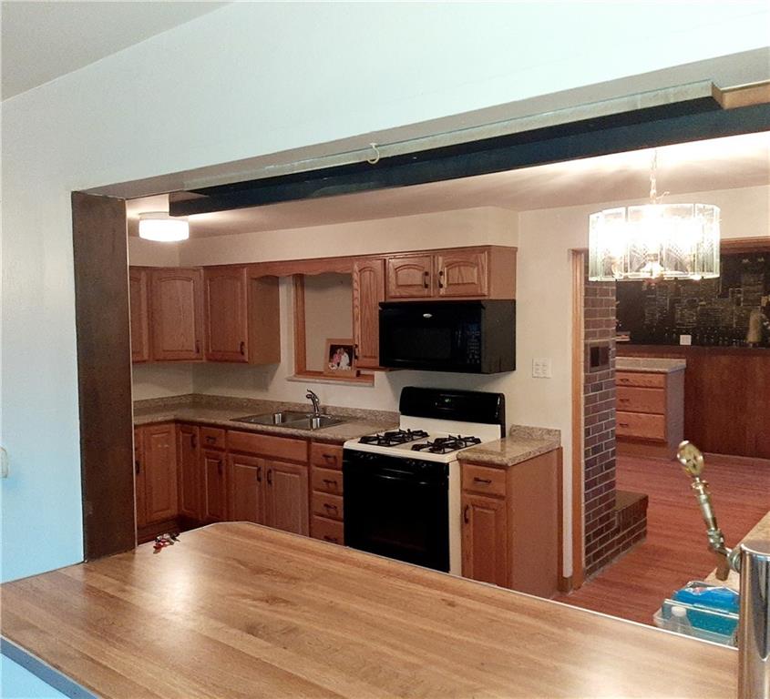3728 Oakton Road Pittsburgh, PA 15227 - Photo 3 of 20 Gallery Image 3