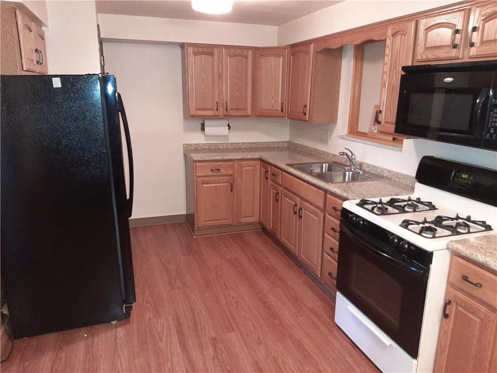 3728 Oakton Road Pittsburgh, PA 15227 - Photo 4 of 20 Gallery Image 4